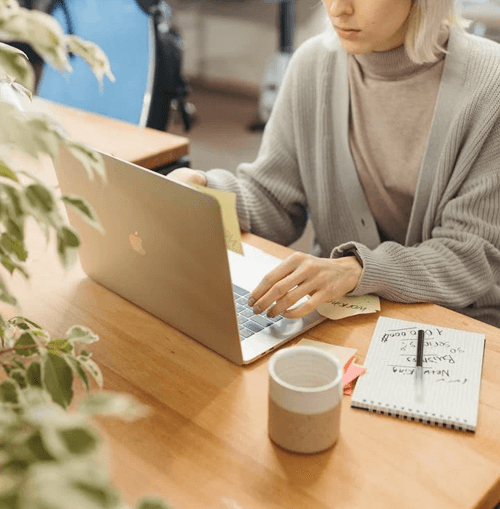 OndaVerità illustrazione del team di supporto